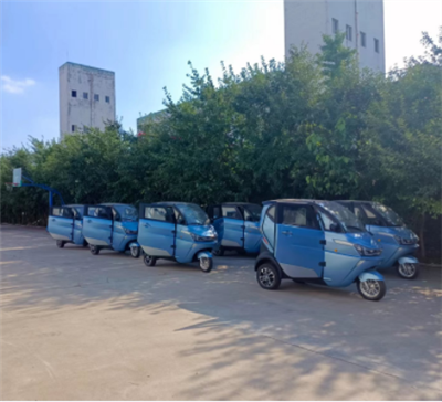 Keskkonnasõbralik elektriline reisijatrike linnaliikluse lahenduseks Madala hinnaga auto